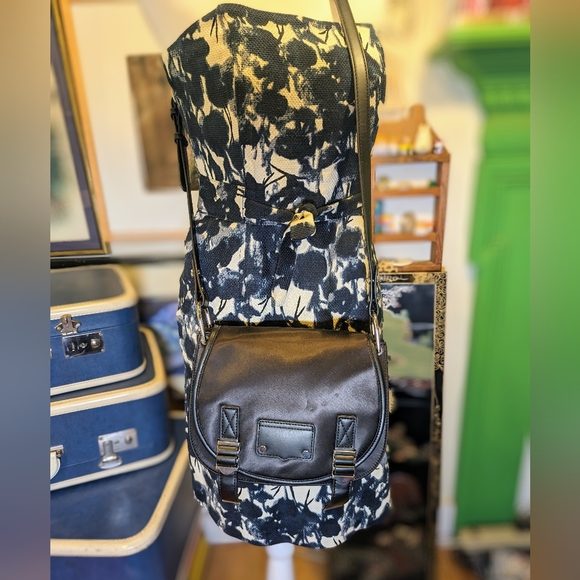Stylish Striking Rebecca Minkoff  Satin Feel Saddle Bag Style Crossbody Bag! - Picture 1 of 13